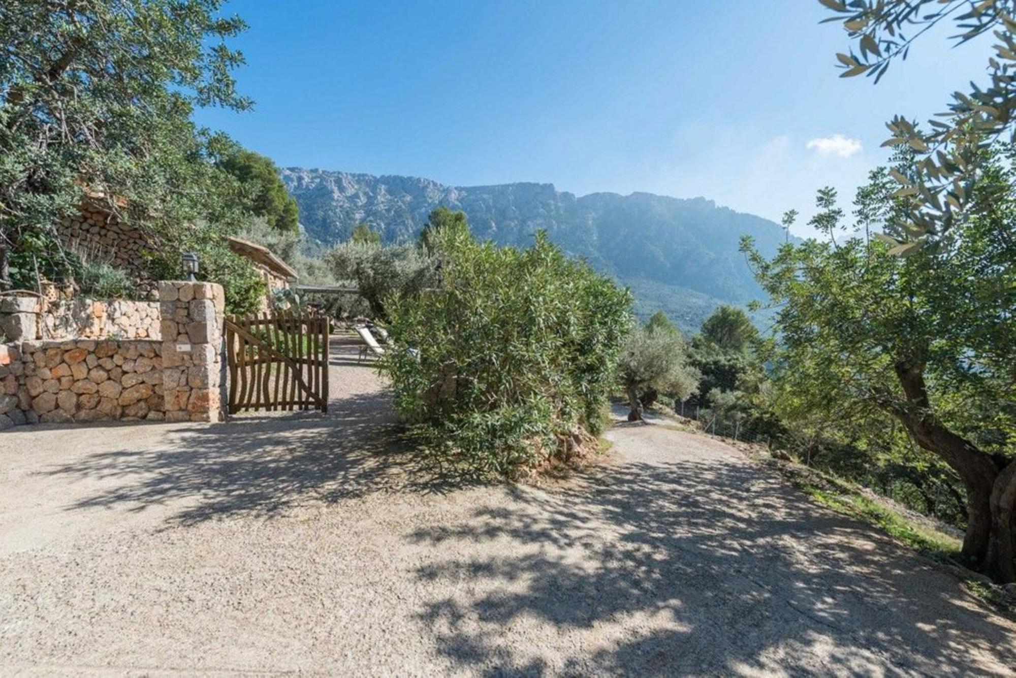 포르날루츠 Casita De Montana Cerca Del Mar 게스트하우스 외부 사진